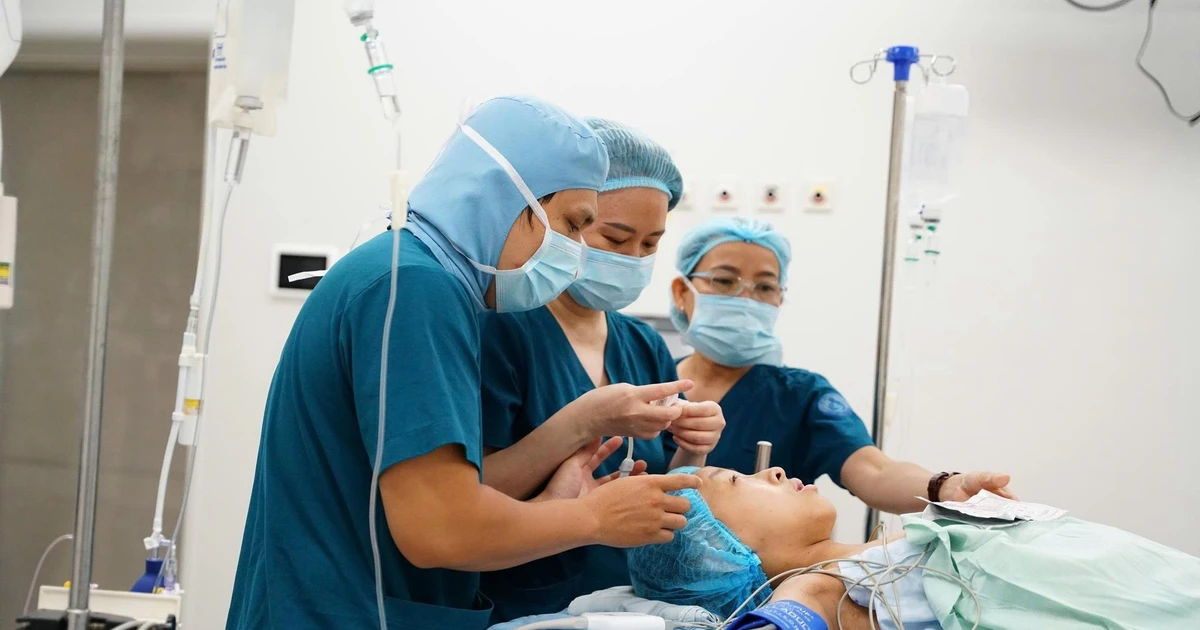 View - Ca ghép thận thành công từ mẹ hiến cứu con suy thận giai đoạn cuối | Báo Tri thức và Cuộc sống - TIN TỨC PHỔ BIẾN KIẾN THỨC 24H