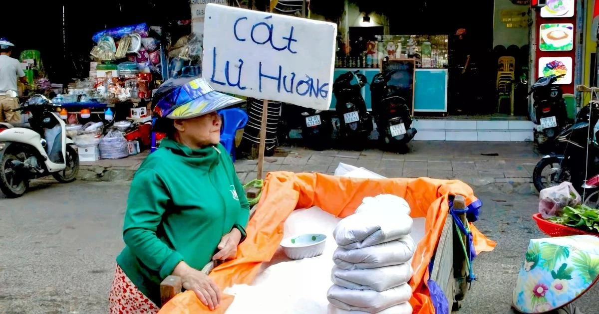 Gallery - Kiếm tiền triệu mỗi ngày dịp Tết từ nghề bán cát lư hương | Báo Tri thức và Cuộc sống - TIN TỨC PHỔ BIẾN KIẾN THỨC 24H