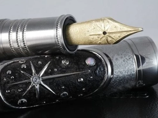 View - Bút làm từ sắt của trời hơn 4 tỷ năm quý hơn kim cương | Báo Tri thức và Cuộc sống - TIN TỨC PHỔ BIẾN KIẾN THỨC 24H