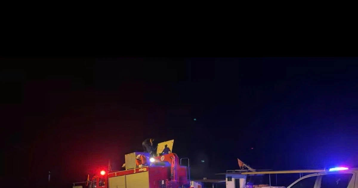 View - Chìm tàu chở khách trên hồ Thác Bà, 6 người mất tích | Báo Tri thức và Cuộc sống - TIN TỨC PHỔ BIẾN KIẾN THỨC 24H