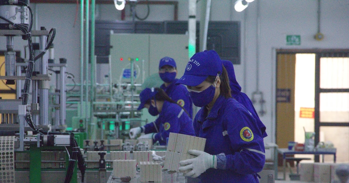 View - Sôi nổi khí thế lao động, sản xuất bên trong Nhà máy Z121 | Báo Tri thức và Cuộc sống - TIN TỨC PHỔ BIẾN KIẾN THỨC 24H