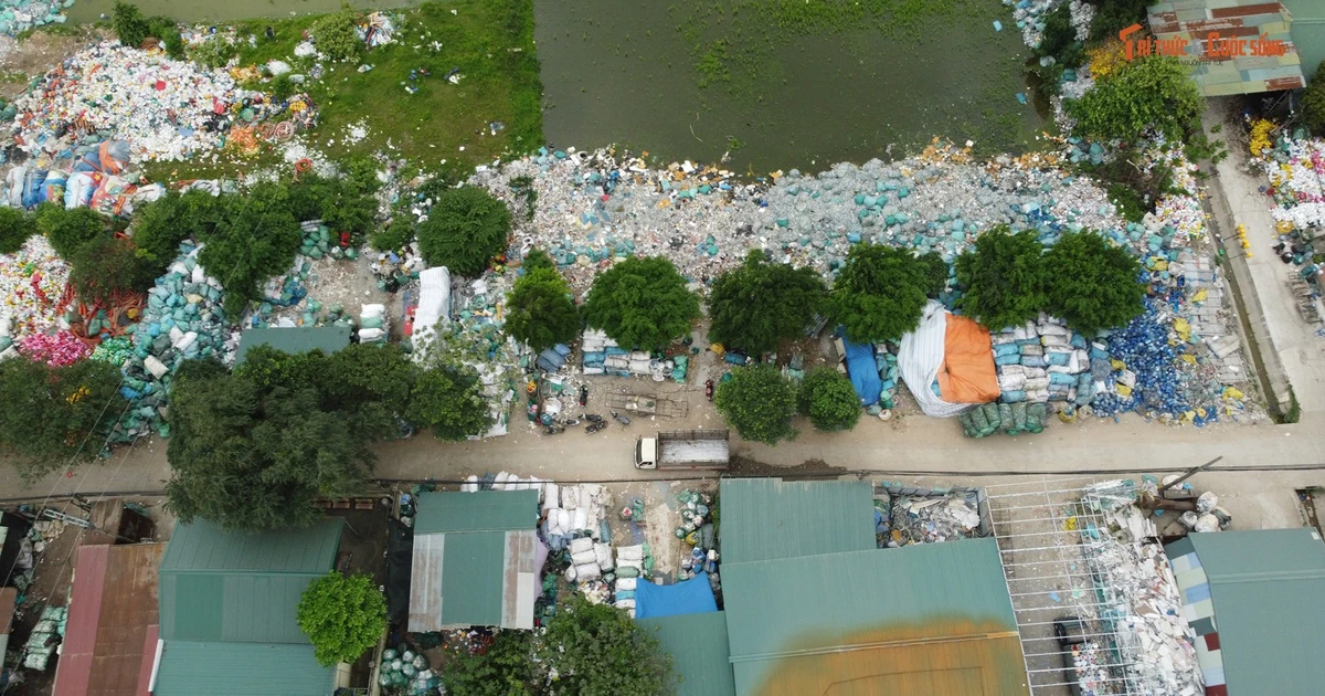 View - Cận cảnh ô nhiễm ở ‘thủ phủ’ tái chế rác thải nhựa lớn nhất Hà Nội | Báo Tri thức và Cuộc sống - TIN TỨC PHỔ BIẾN KIẾN THỨC 24H