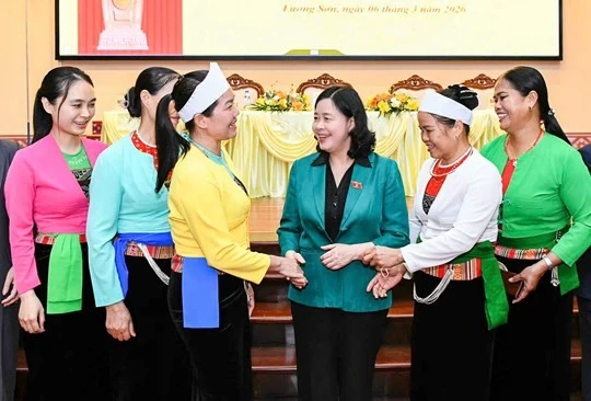 View - Bà Bùi Thị Minh Hoài cụ thể hóa quan điểm “dân là gốc, chủ thể, trung tâm” | Báo Tri thức và Cuộc sống - TIN TỨC PHỔ BIẾN KIẾN THỨC 24H