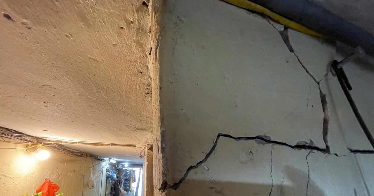 View - Người dân thấp thỏm sống trong căn nhà nứt, lún giữa Hà Nội | Báo Tri thức và Cuộc sống - TIN TỨC PHỔ BIẾN KIẾN THỨC 24H