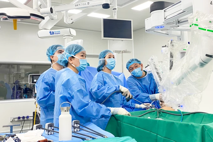 Điều trị thận ứ nước độ 3 nhờ phẫu thuật nội soi Robot hiện đại