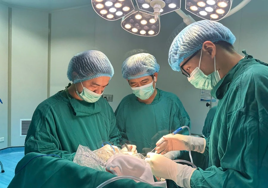 Cứu sống nam bệnh nhân dị dạng mạch máu não phức tạp thoát khỏi “tử thần”