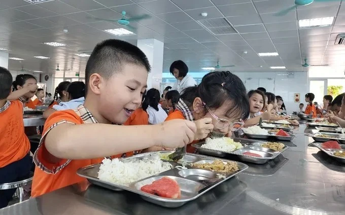 Hà Nội lập đoàn kiểm tra đột xuất bữa ăn bán trú học sinh