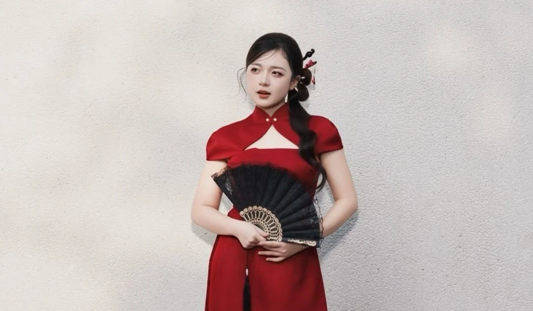 View - MC Vũ Phương Thảo khoe sắc vóc trong áo dài cách tân | Báo Tri thức và Cuộc sống - TIN TỨC PHỔ BIẾN KIẾN THỨC 24H