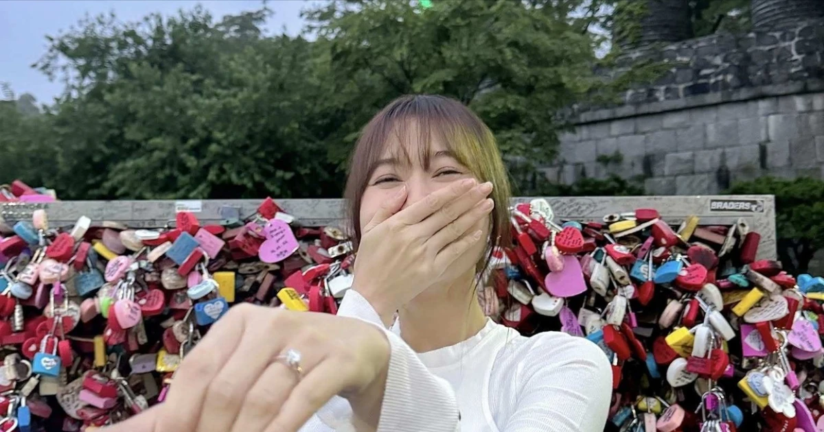 View - Hot girl Nhung Gumiho cười rạng rỡ khi được bạn trai cầu hôn | Báo Tri thức và Cuộc sống - TIN TỨC PHỔ BIẾN KIẾN THỨC 24H