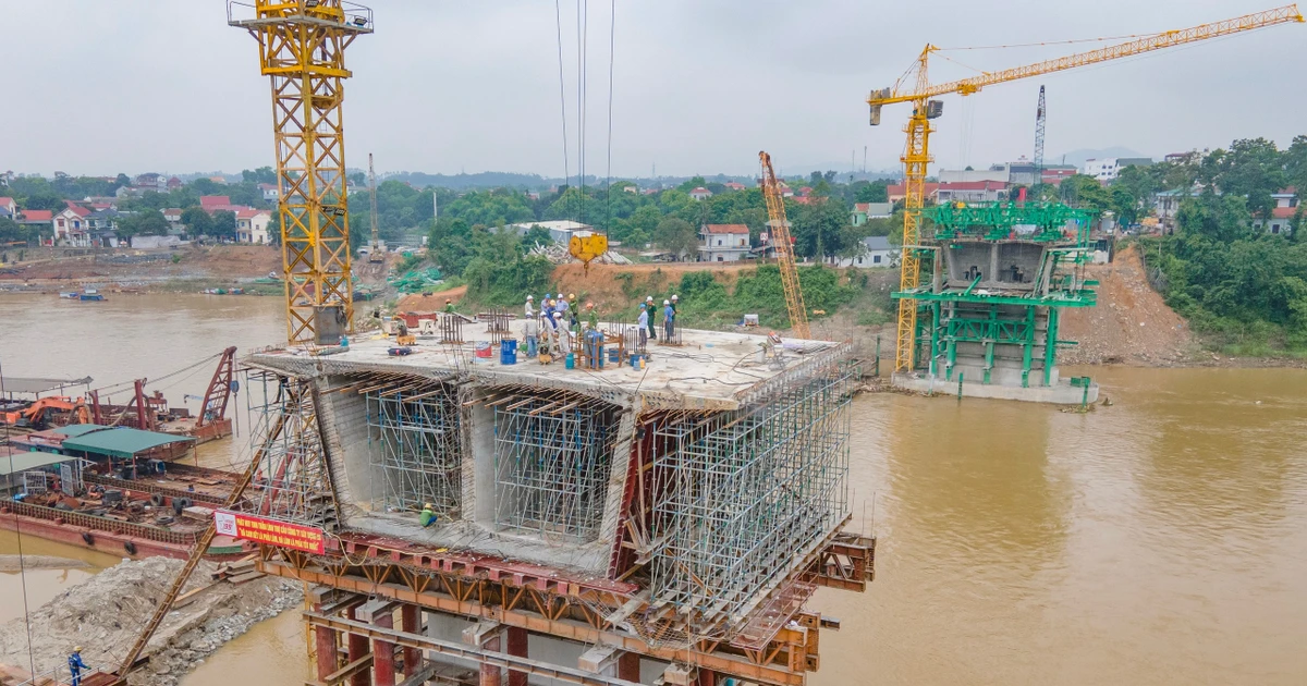 View - Cầu Phong Châu - Phú Thọ dần thành hình vươn ra sông Hồng | Báo Tri thức và Cuộc sống - TIN TỨC PHỔ BIẾN KIẾN THỨC 24H