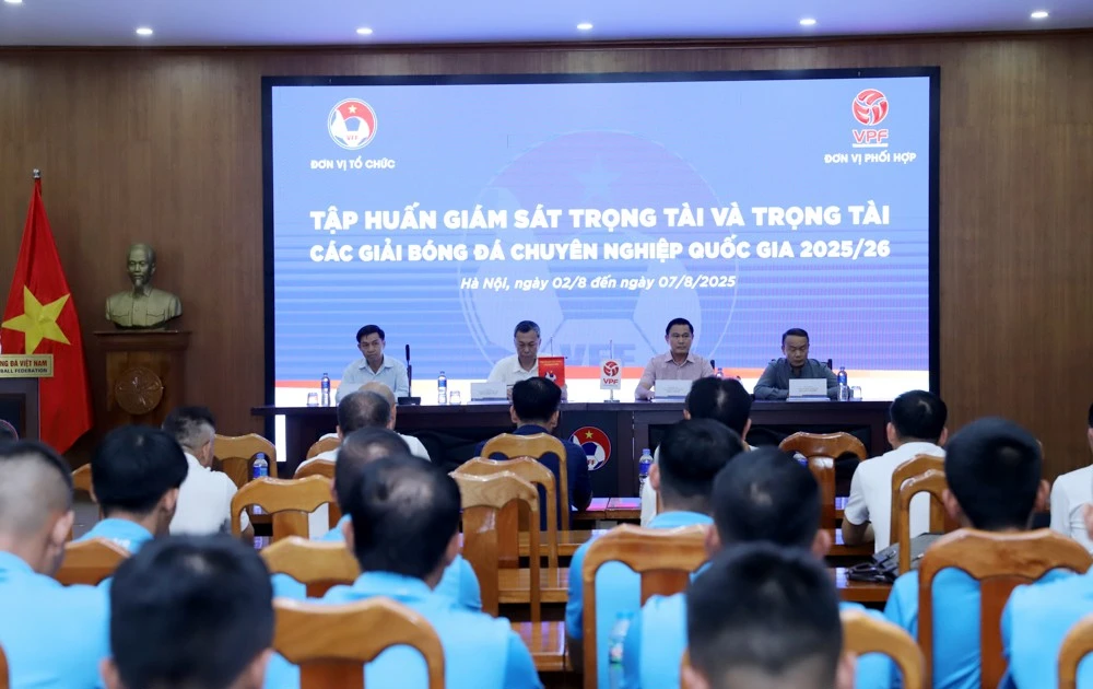 58 trọng tài và 14 giám sát trọng tài bóng hoàn thành tập huấn