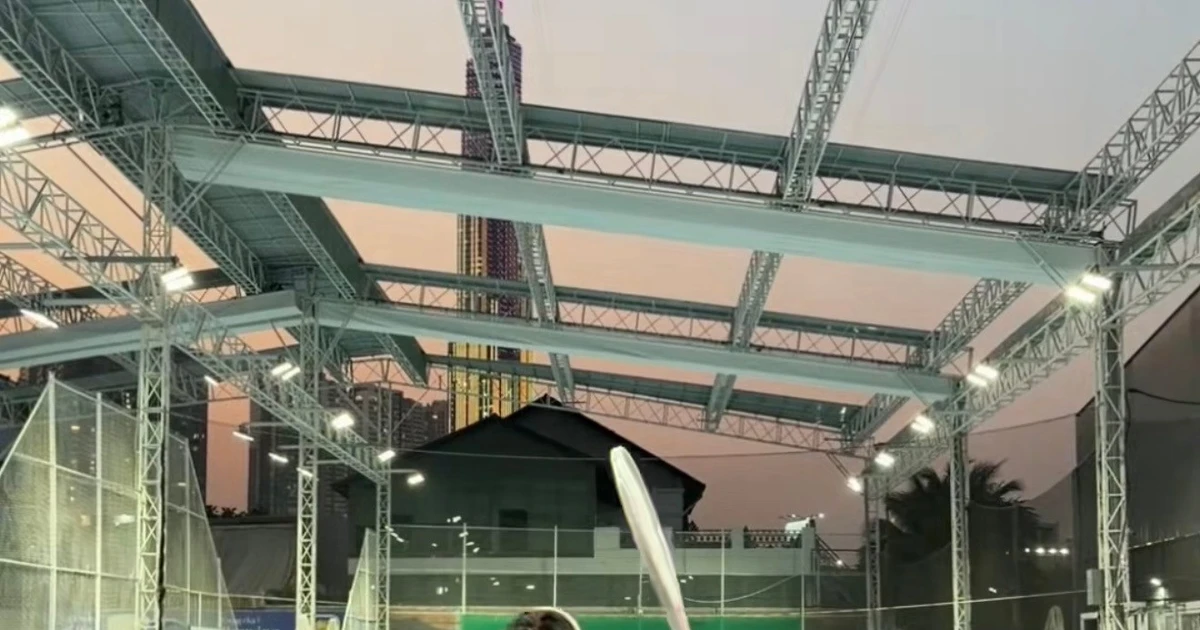 View - Hoa hậu Lương Thùy Linh gây chú ý khi diện áo dài ra sân tennis | Báo Tri thức và Cuộc sống - TIN TỨC PHỔ BIẾN KIẾN THỨC 24H