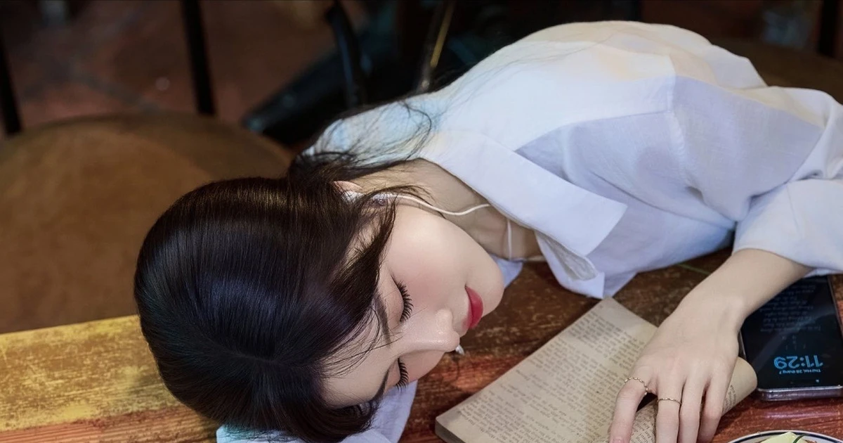 View - Lilly Luta gây "thương nhớ" với vẻ đẹp thanh thuần trong áo sơ mi trắng | Báo Tri thức và Cuộc sống - TIN TỨC PHỔ BIẾN KIẾN THỨC 24H