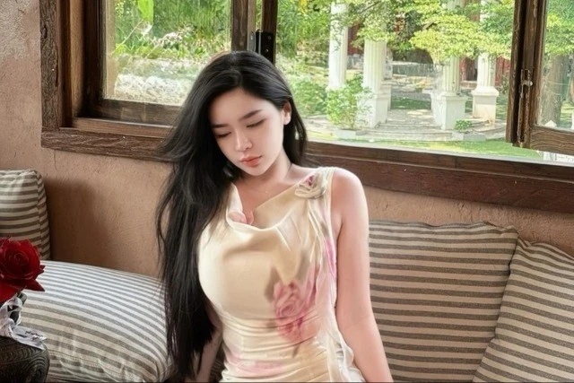 Ngỡ ngàng trước nhan sắc hiện tại của hot girl siêu vòng 1