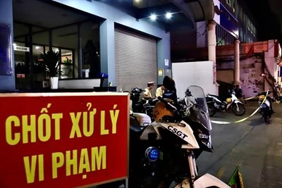 Gallery - Hà Nội: Xử lý hàng loạt tài xế vi phạm nồng độ cồn trong đêm | Báo Tri thức và Cuộc sống - TIN TỨC PHỔ BIẾN KIẾN THỨC 24H