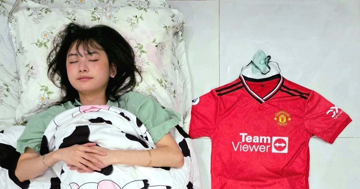 View - Gái xinh fan MU gây sốt khi Quỷ đỏ thua trận | Báo Tri thức và Cuộc sống - TIN TỨC PHỔ BIẾN KIẾN THỨC 24H