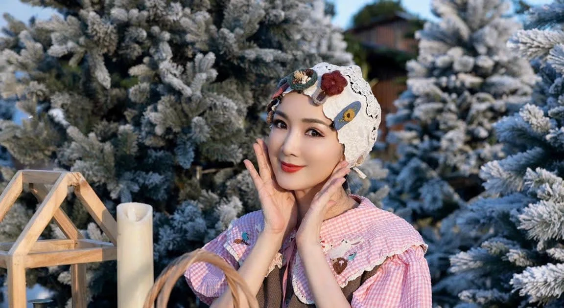 View - “Người đẹp không tuổi” Giáng My khoe ảnh Giáng sinh, nhan sắc U55 miễn chê | Báo Tri thức và Cuộc sống - TIN TỨC PHỔ BIẾN KIẾN THỨC 24H