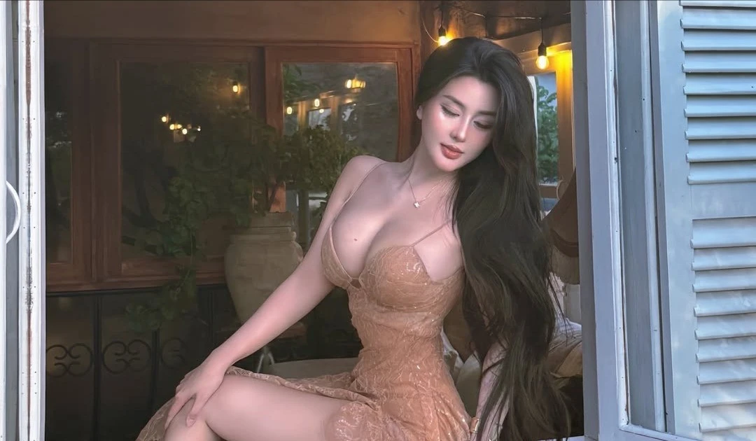View - "Đệ nhất hot girl Sài thành" gây sốt với body "nảy nở" | Báo Tri thức và Cuộc sống - TIN TỨC PHỔ BIẾN KIẾN THỨC 24H