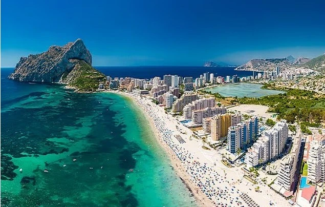 Bé gái 'mộng du' tử vong sau khi rơi từ tầng 5