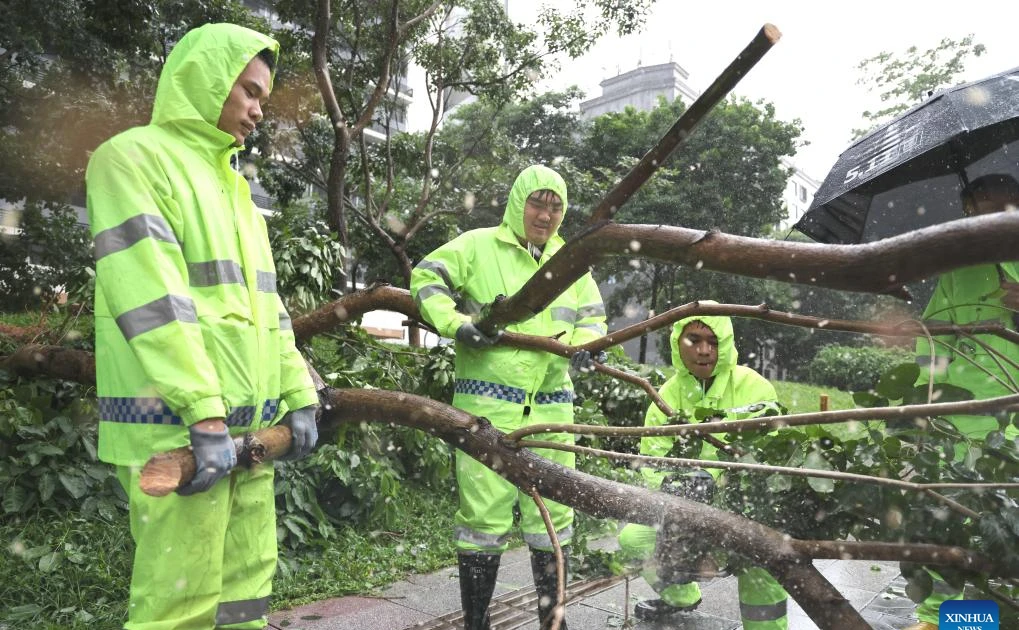 View - Hình ảnh bão Wipha đổ bộ miền nam Trung Quốc | Báo Tri thức và Cuộc sống - TIN TỨC PHỔ BIẾN KIẾN THỨC 24H