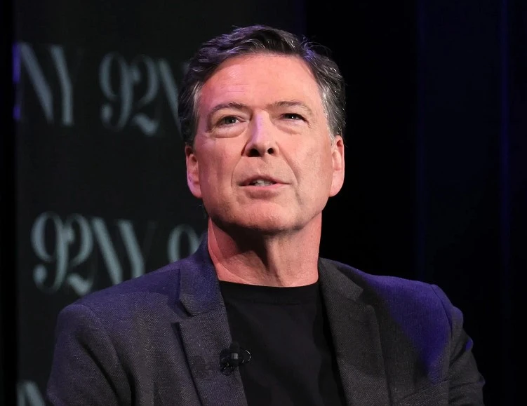 Bị truy tố, cựu Giám đốc FBI James Comey nói gì?