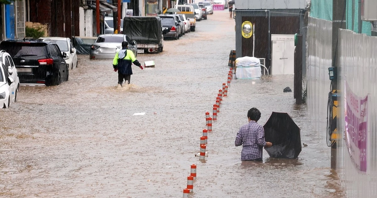 View - Toàn cảnh trận mưa lũ lịch sử tàn phá Hàn Quốc | Báo Tri thức và Cuộc sống - TIN TỨC PHỔ BIẾN KIẾN THỨC 24H