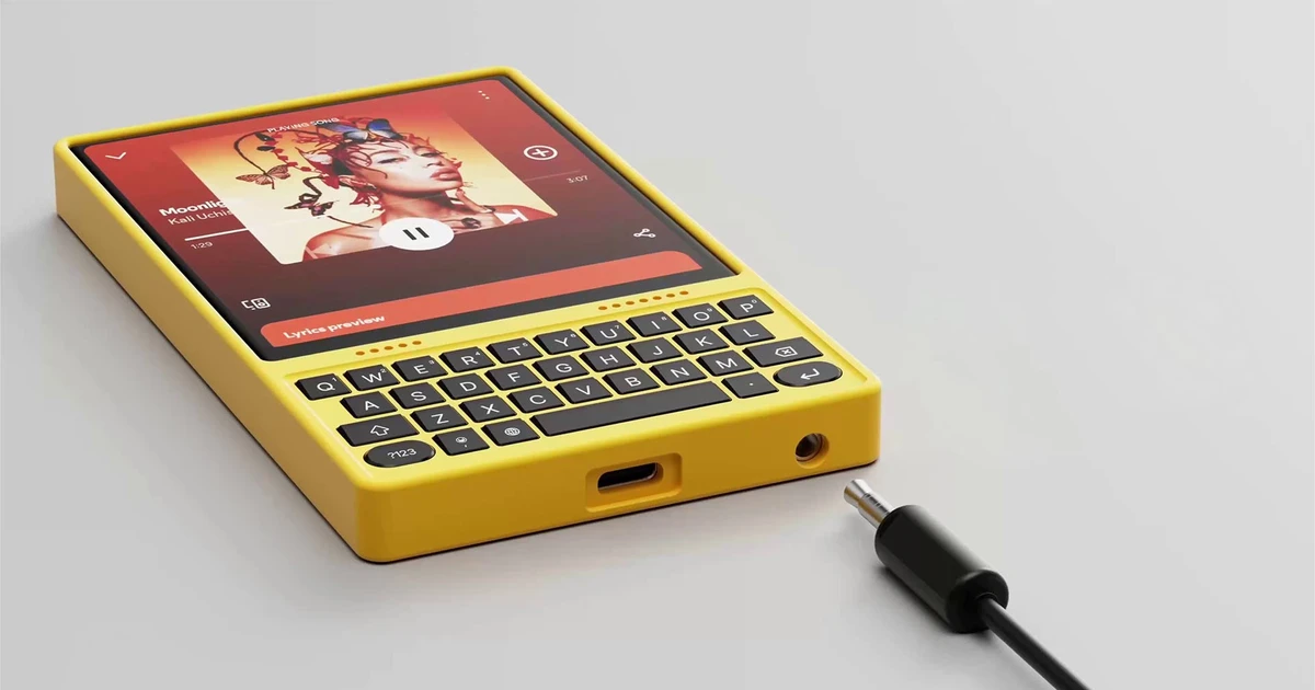 Điện thoại vuông Ikko MindOne khiến BlackBerry sống lại