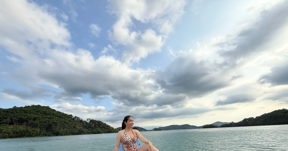 View - MC Cát Tường diện bikini đi bắt hến khiến netizen ná thở | Báo Tri thức và Cuộc sống - TIN TỨC PHỔ BIẾN KIẾN THỨC 24H