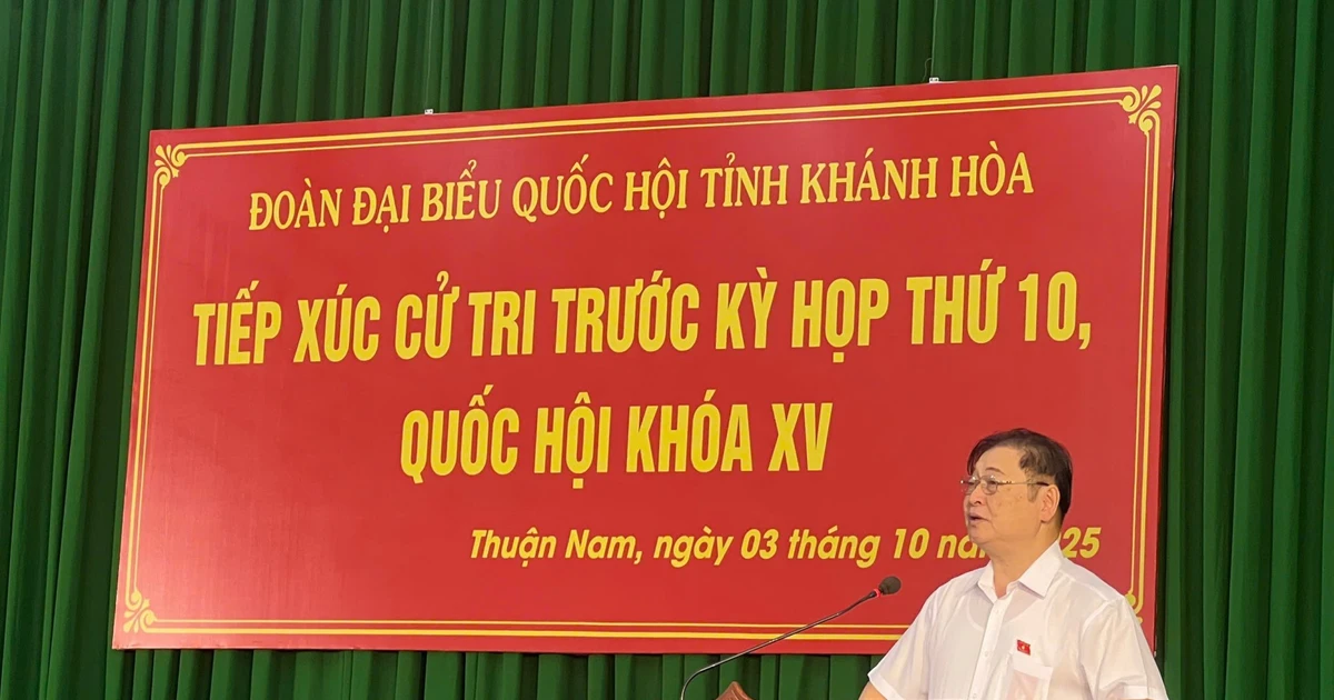 Chủ tịch Phan Xuân Dũng tiếp xúc cử tri Khánh Hòa trước kỳ họp thứ 10