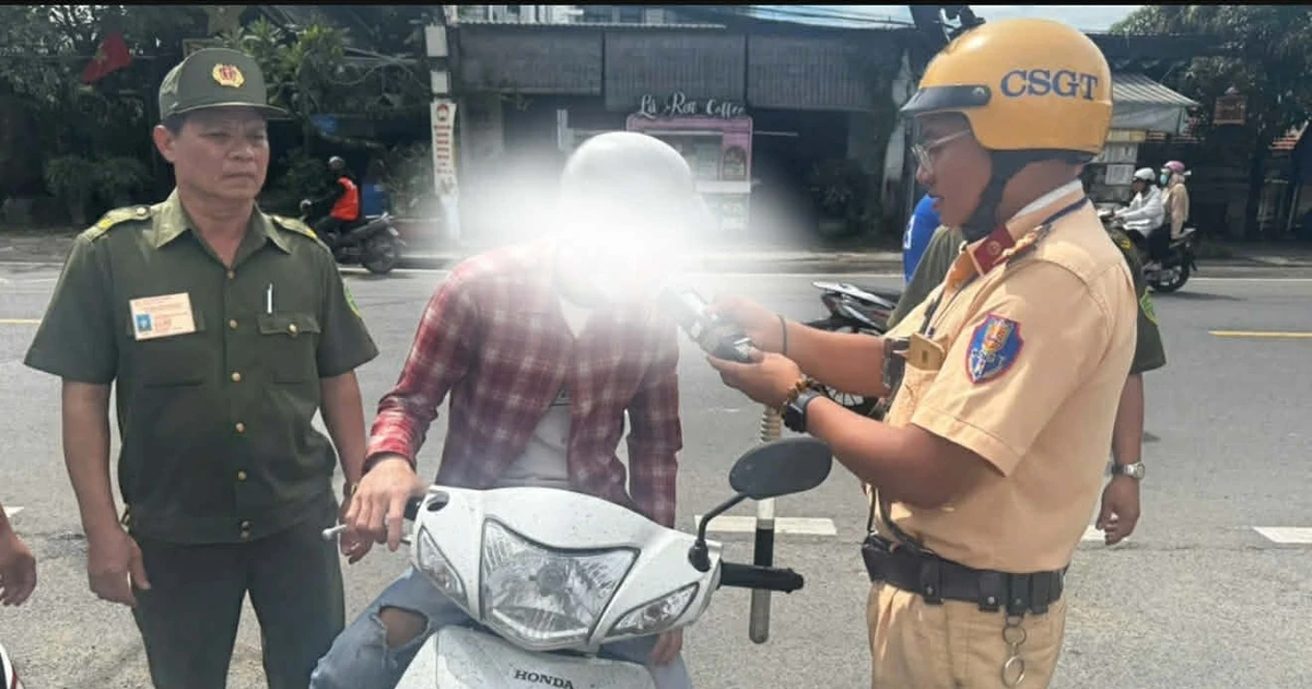 View - Nhiều 'ma men' thúc thủ vì CSGT đổi cách kiểm tra nồng độ cồn | Báo Tri thức và Cuộc sống - TIN TỨC PHỔ BIẾN KIẾN THỨC 24H
