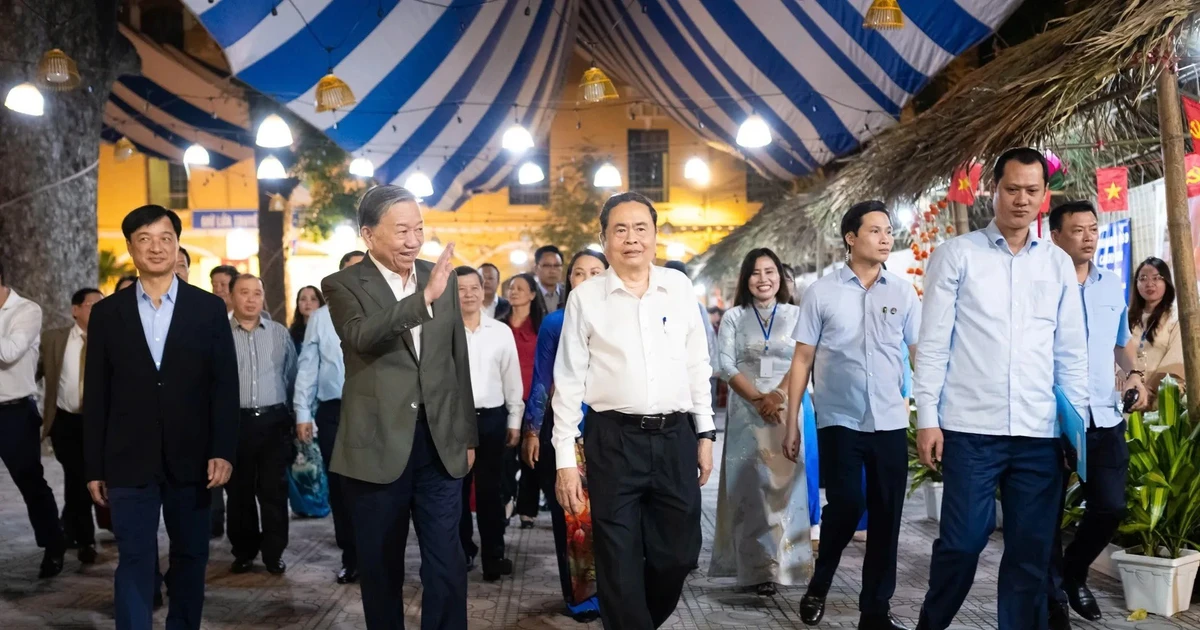 View - Tổng Bí thư Tô Lâm dự Ngày hội Đại đoàn kết dân tộc tại phường Ba Đình, Hà Nội | Báo Tri thức và Cuộc sống - TIN TỨC PHỔ BIẾN KIẾN THỨC 24H