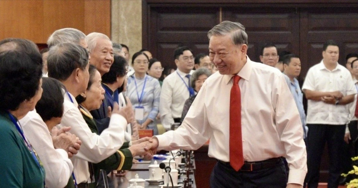 Gallery - Tổng Bí thư Tô Lâm thăm, chúc Tết Đảng bộ và nhân dân TP HCM | Báo Tri thức và Cuộc sống - TIN TỨC PHỔ BIẾN KIẾN THỨC 24H