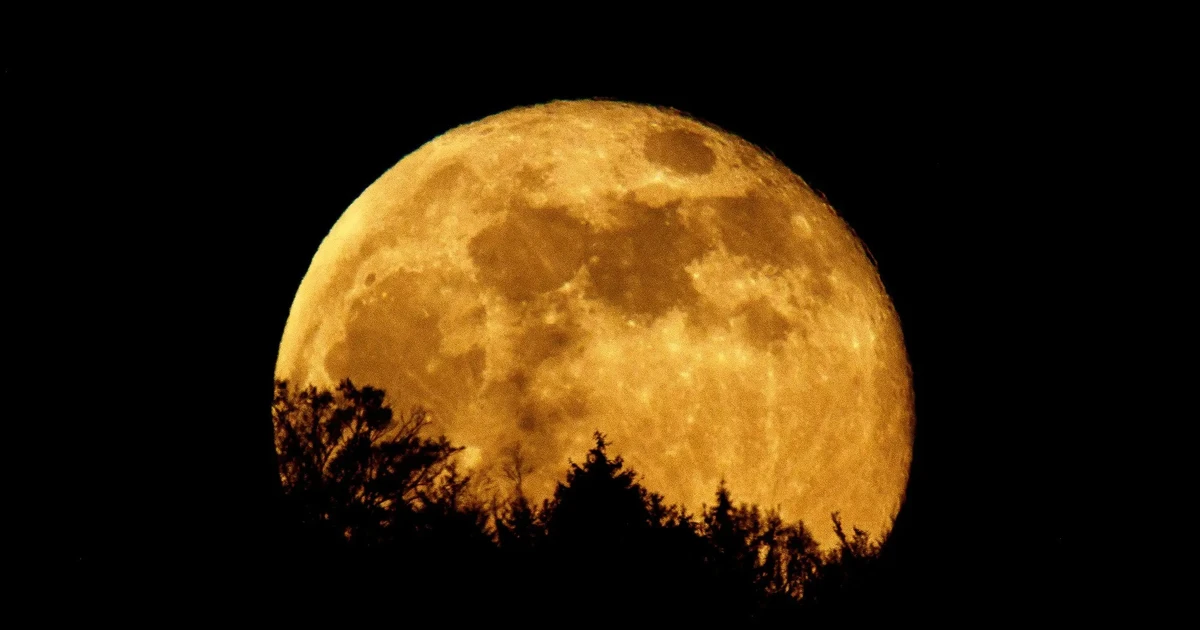 View - Hiện tượng thiên văn trăm năm mới có một: vì sao 3 siêu trăng lại nối nhau? | Báo Tri thức và Cuộc sống - TIN TỨC PHỔ BIẾN KIẾN THỨC 24H