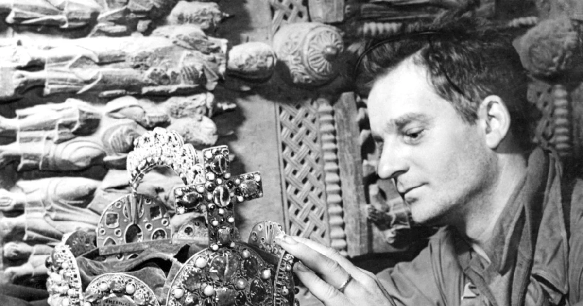 View - Vương miện đăng quang của Hoàng đế La Mã được tìm thấy thế nào? | Báo Tri thức và Cuộc sống - TIN TỨC PHỔ BIẾN KIẾN THỨC 24H