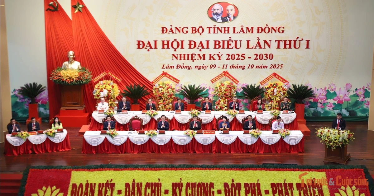 View - Khai mạc trọng thể Đại hội Đảng bộ tỉnh Lâm Đồng lần I, nhiệm kỳ 2025–2030 | Báo Tri thức và Cuộc sống - TIN TỨC PHỔ BIẾN KIẾN THỨC 24H