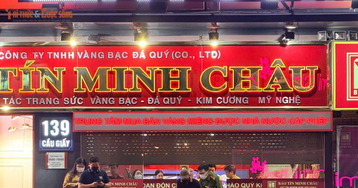 View - Cảnh sát thu thập nhiều thùng tài liệu tại các cửa hàng Bảo Tín Minh Châu | Báo Tri thức và Cuộc sống - TIN TỨC PHỔ BIẾN KIẾN THỨC 24H