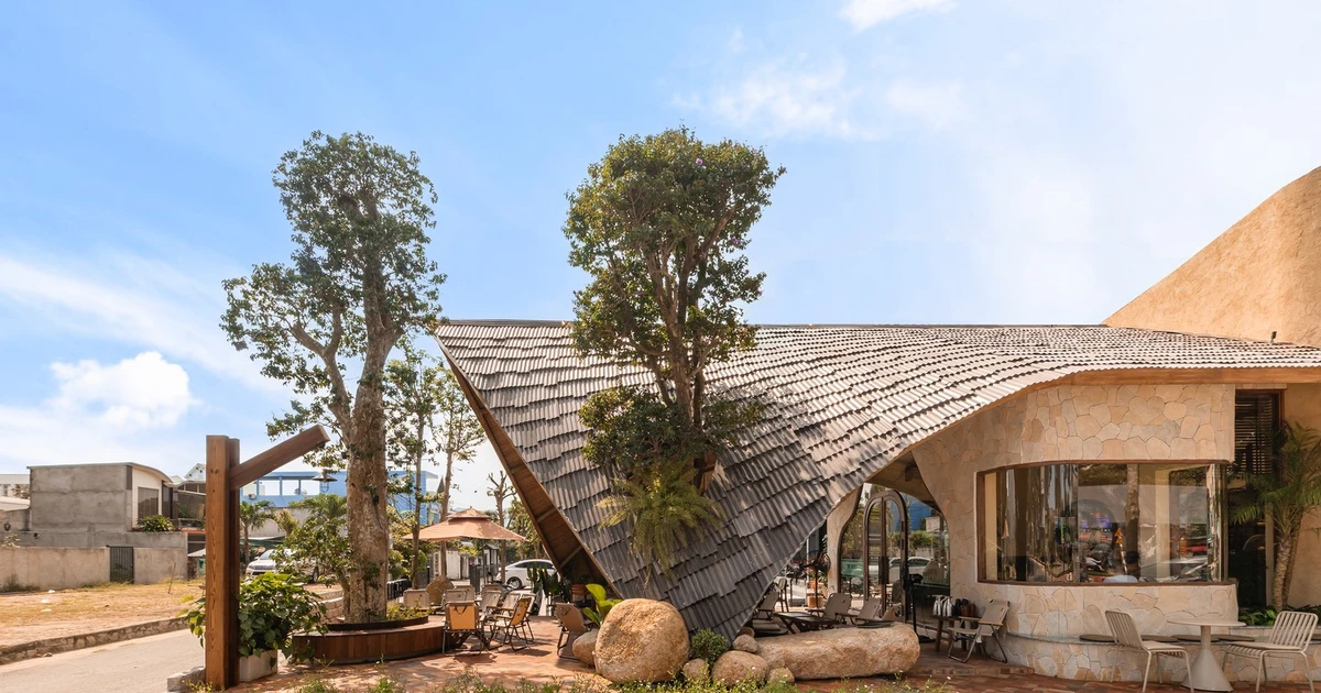 View - Quán cà phê với mái dốc dài độc nhất vô nhị tại TP HCM | Báo Tri thức và Cuộc sống - TIN TỨC PHỔ BIẾN KIẾN THỨC 24H