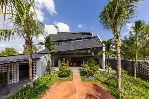 Gallery - Ngôi nhà như chiếc lều đồ sộ giữa phố biển Nha Trang | Báo Tri thức và Cuộc sống - TIN TỨC PHỔ BIẾN KIẾN THỨC 24H