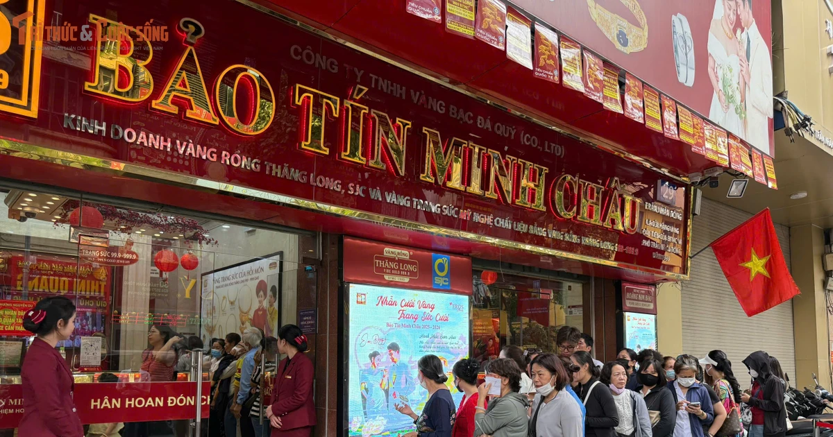Gallery - Bảo Tín Minh Châu mở cửa trở lại, khách xếp hàng chờ mua | Báo Tri thức và Cuộc sống - TIN TỨC PHỔ BIẾN KIẾN THỨC 24H