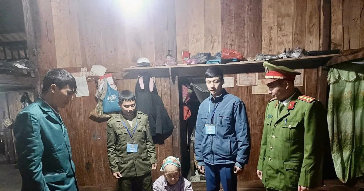 View - Những khoảnh khắc xúc động của các cử tri đặc biệt trong ngày bầu cử | Báo Tri thức và Cuộc sống - TIN TỨC PHỔ BIẾN KIẾN THỨC 24H