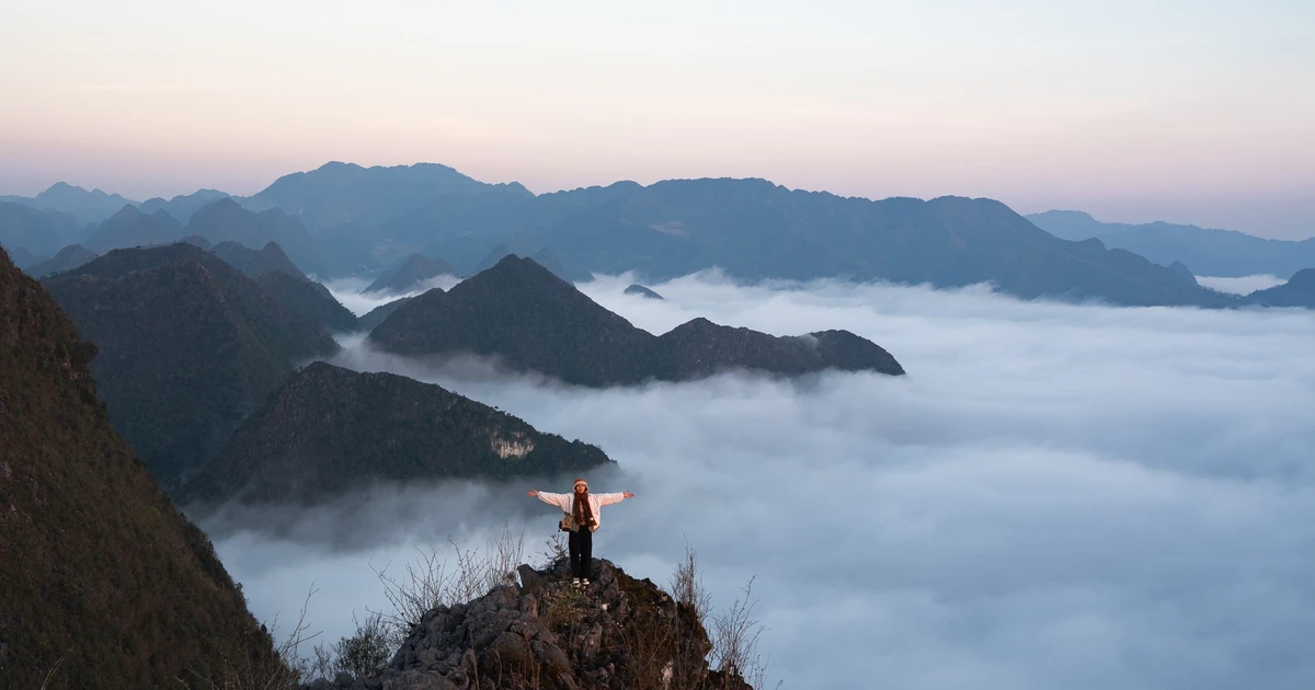 View - 'Săn' biển mây trên cao nguyên đá Đồng Văn, đẹp mơ màng giữa miền biên viễn | Báo Tri thức và Cuộc sống - TIN TỨC PHỔ BIẾN KIẾN THỨC 24H