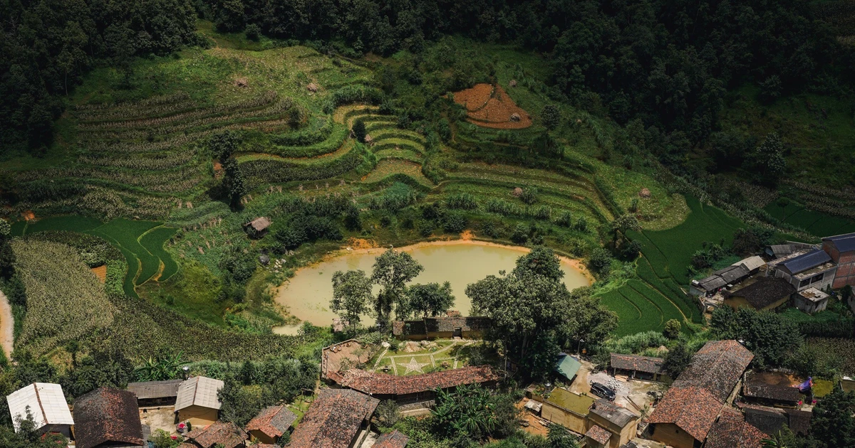 View - Thèn Pả, bản làng Mông mộc mạc hút khách mê trải nghiệm nguyên bản | Báo Tri thức và Cuộc sống - TIN TỨC PHỔ BIẾN KIẾN THỨC 24H