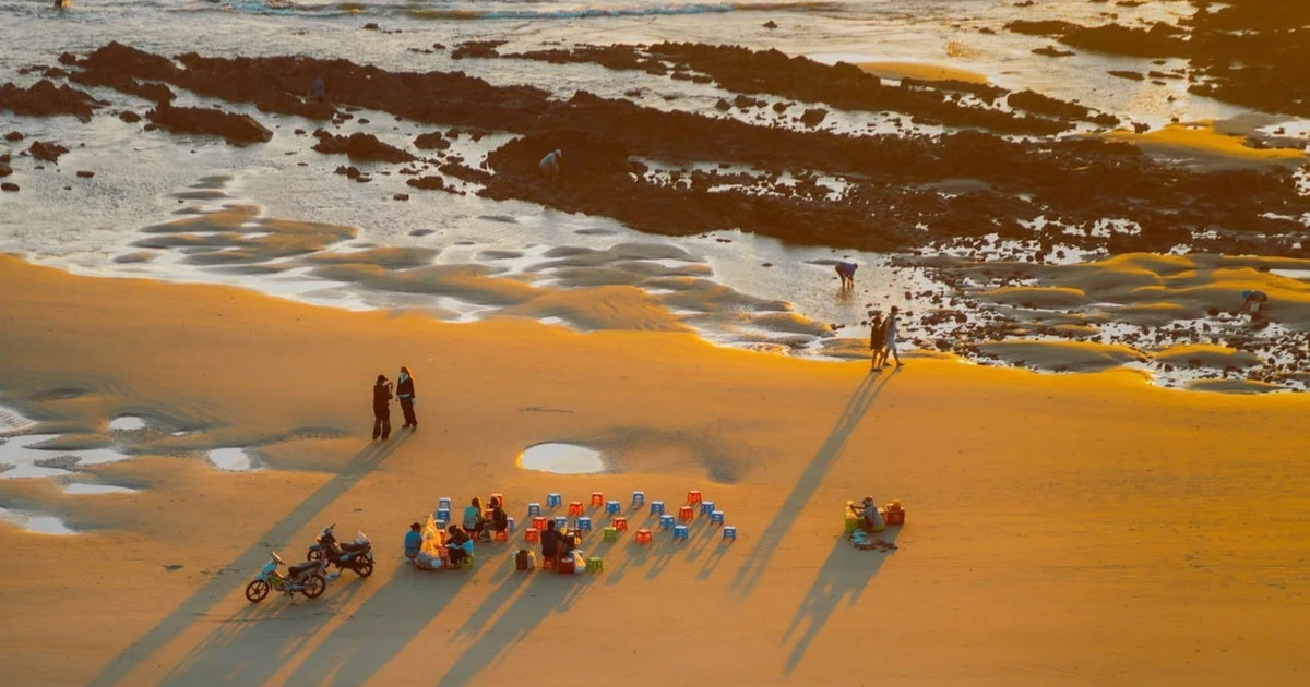 Gallery - Du khách đổ ra biển Vũng Tàu từ rạng sáng để 'săn mặt trời' | Báo Tri thức và Cuộc sống - TIN TỨC PHỔ BIẾN KIẾN THỨC 24H