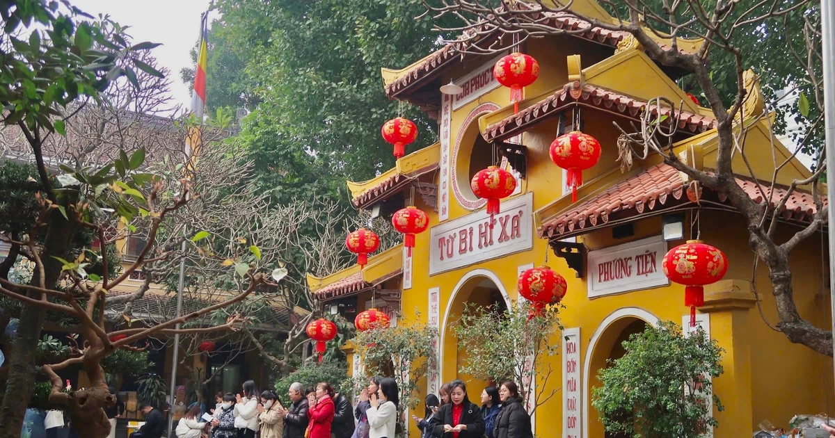 View - Du xuân Hà Nội, ghé những ngôi chùa linh thiêng cầu may đầu năm | Báo Tri thức và Cuộc sống - TIN TỨC PHỔ BIẾN KIẾN THỨC 24H