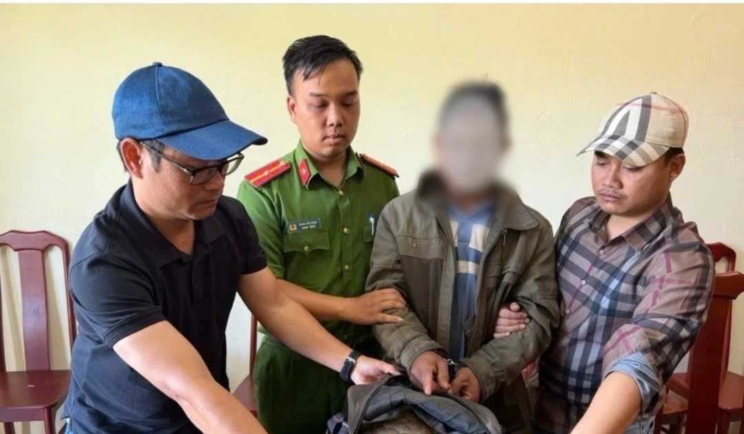 Gallery - Công an chặn bắt quả tang kẻ bẫy tê tê đem bán | Báo Tri thức và Cuộc sống - TIN TỨC PHỔ BIẾN KIẾN THỨC 24H