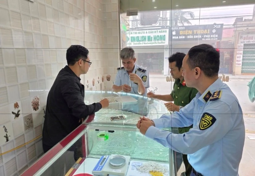 Xử phạt 2 doanh nghiệp vàng bạc ở Thanh Hóa bán hàng giả mạo nhãn hiệu