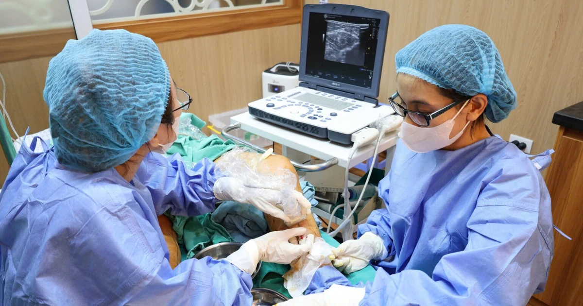 View - Suy giãn tĩnh mạch vì mỗi ngày đứng liên tục 8 – 12 giờ | Báo Tri thức và Cuộc sống - TIN TỨC PHỔ BIẾN KIẾN THỨC 24H