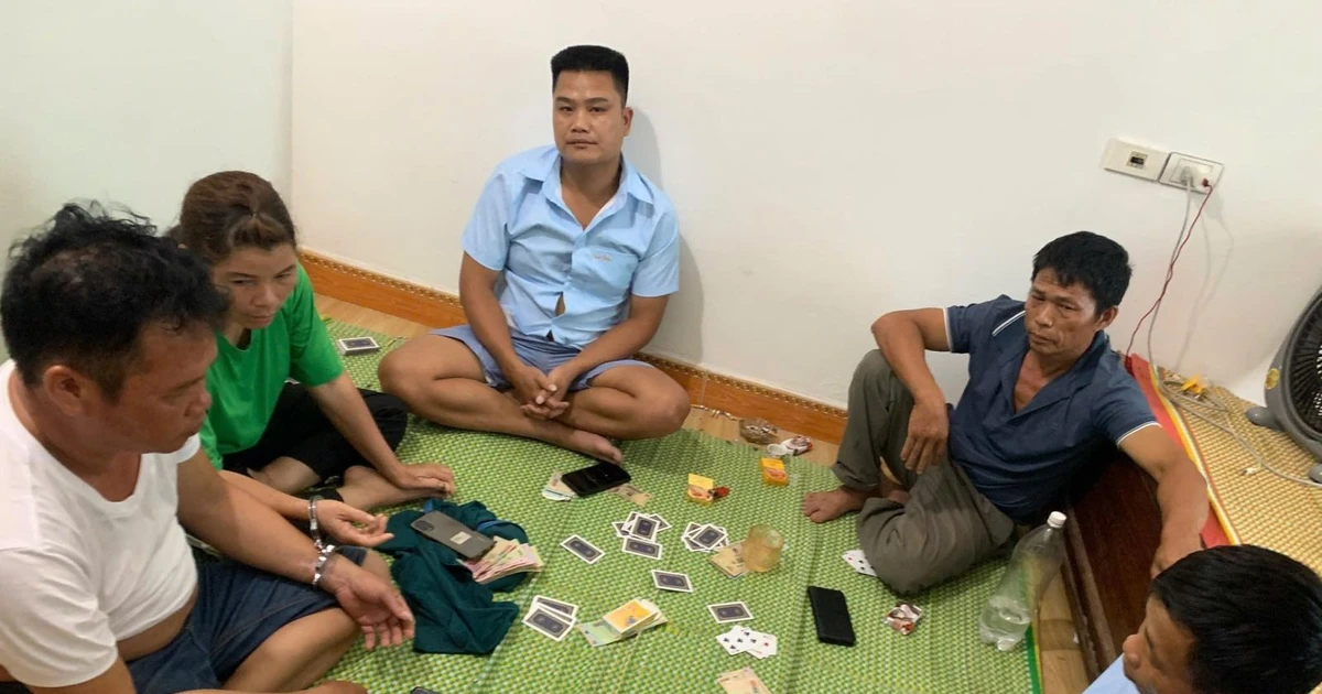 Bắt 5 đối tượng lợi dụng mưa bão tổ chức đánh bạc ở Bắc Ninh