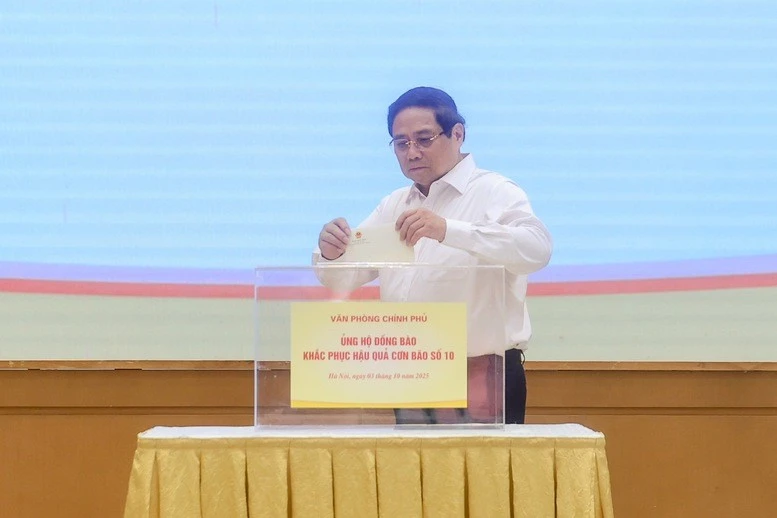 Thủ tướng và lãnh đạo Chính phủ ủng hộ đồng bào bị thiệt hại do bão lũ