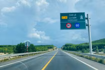 Khởi công mở rộng cao tốc Cam Lộ - La Sơn lên 4 làn xe